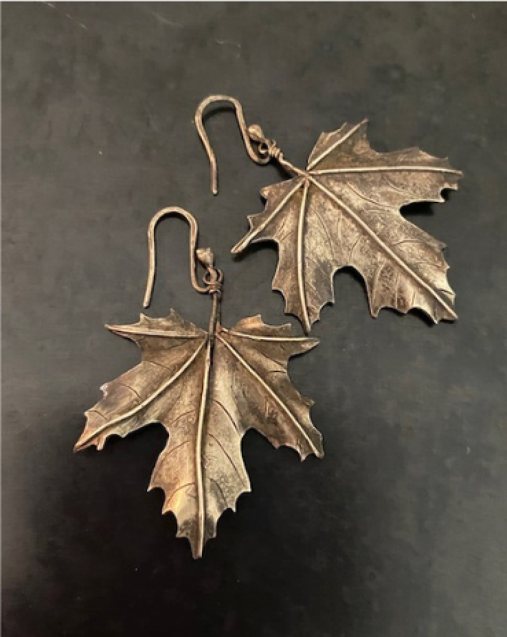 Hoja Dorada Earrings